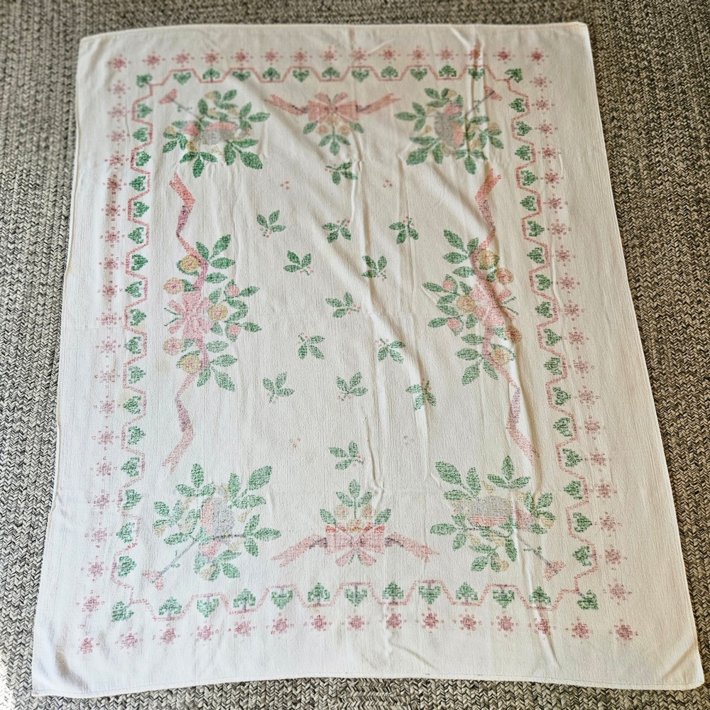 Christmas Terrycloth Tablecloth Birds Berries Ribbon Holiday Decor 58x48" Vtg - Picture 6 of 7